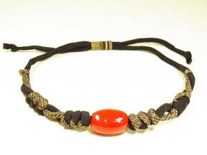 ◇手作り　大島の紐と、黒絹の紐を拠り合せた、赤玉のネックレス