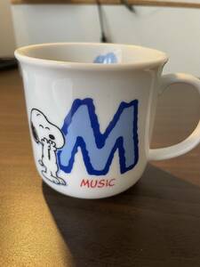  Snoopy initial mug M