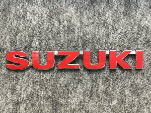 ◆SUZUKI リアエンブレム ステッカー◆レッド◆ジムニー＆シエラ◆JB23/JB43/JB64/JB74◆シール◆スズキ◆バックドア・エンブレム