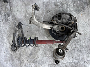 H20 year Audi A4 Avante ADA-8EBWEF front right suspension ( shock, Knuckle, arm, caliper, hub, rotor )