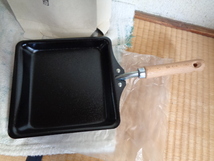 鉄製 角型 フライパン/スチール製 シリコン加工/平型・角型 ミニフライパン/玉子焼き器・卵焼き器/未使用品-長期保管品-少しハゲあり/_画像2