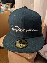 NEW ERA × SUPREME グリーン キャップ 7 1/2 ニューエラ シュプリーム_画像1