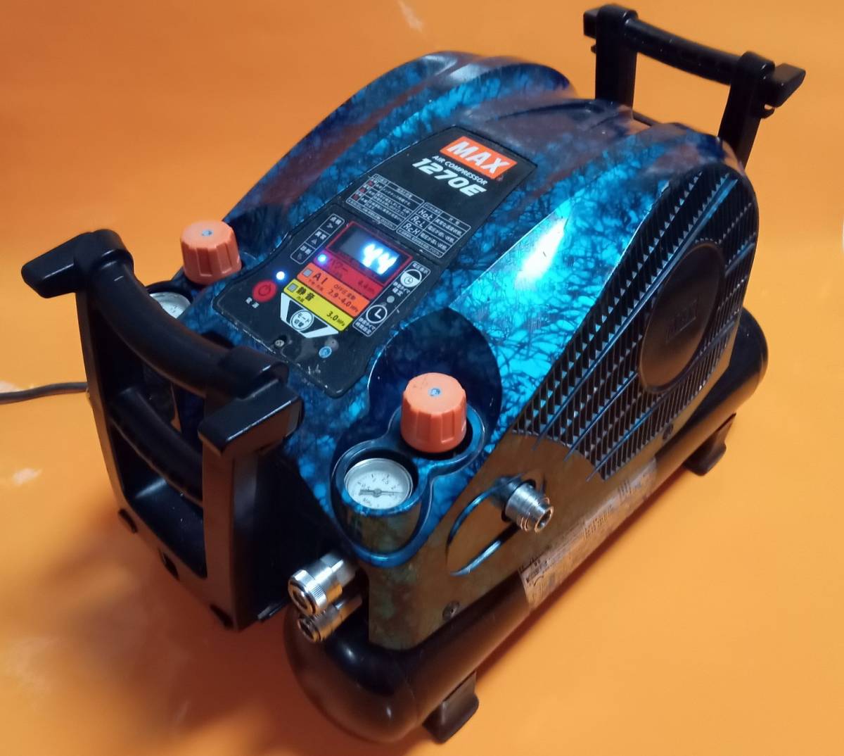 ヤフオク! 限定色コンプレッサー エアーツールの落札相場
