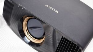 ■ソニー SONY■4K HDRホームシアタープロジェクター VPL-VW535 定価1100000円