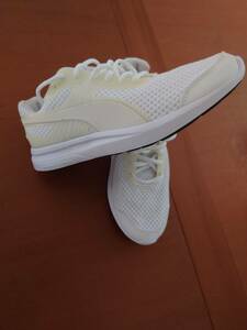 新品 PUMA プーマ 白スニーカー Escaper Pro PROPEL FORM 4D Fit