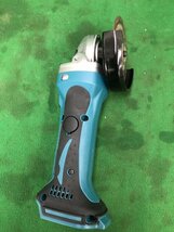 【中古品】★makita(マキタ) 100㎜14.4v充電式ディスクグラインダ (本体のみ) GA400DZ / ITPS7A2AIWDQ_画像3