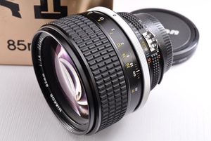 Nikon Ai-S NIKKOR 85mm F1.4 AIS　箱付　ニコンニッコール　MFレンズ　N1035