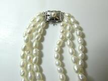 美品 バロックパール 3連 本真珠 パール ネックレス ロングネックレス SILVER刻印 アクセサリー 服飾小物 ファッション小物 ケース付 A33_画像4