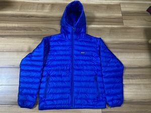 patagonia パタゴニア p6 ダウンジャケット　ダウンセーター　フルジップフーディー　２０１３年製 ＶＩＫ　ブルー　Ｍサイズ　美品