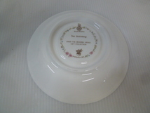 10-735♀Royal Doulton ロイヤルドルトン/ブランベリーヘッジ THE BIRTHDAY/バースデー カップ＆ソーサー♀_画像4