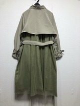 新品☆LL♪オリーブ系♪後ろチュールのトレンチコート☆w758_画像3