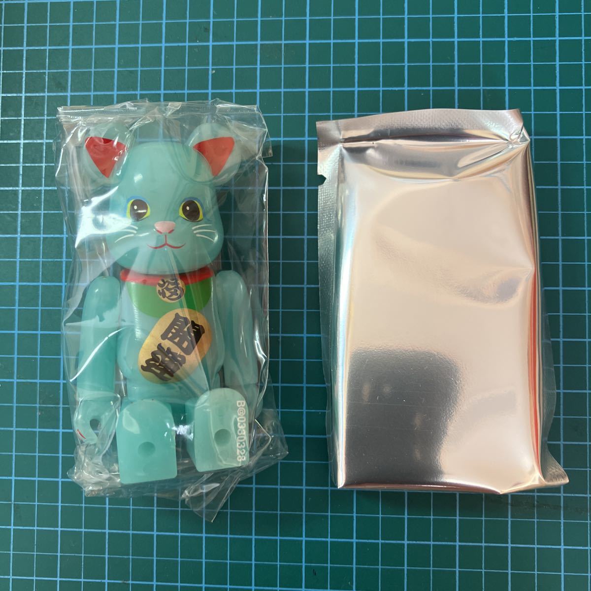 BE@RBRICK 33 ANIMAL 招き猫 青蓄光 メディコムトイ フィギュア 未開封-