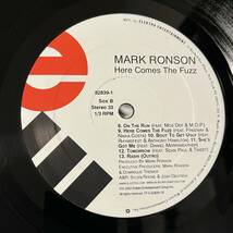 Mark Ronson Here Comes The Fuzz_画像3