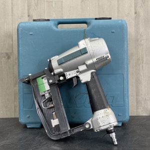 マキタ エアタッカ 【中古】動作保証 makita AT1150 ケース付 電動工具 /55083