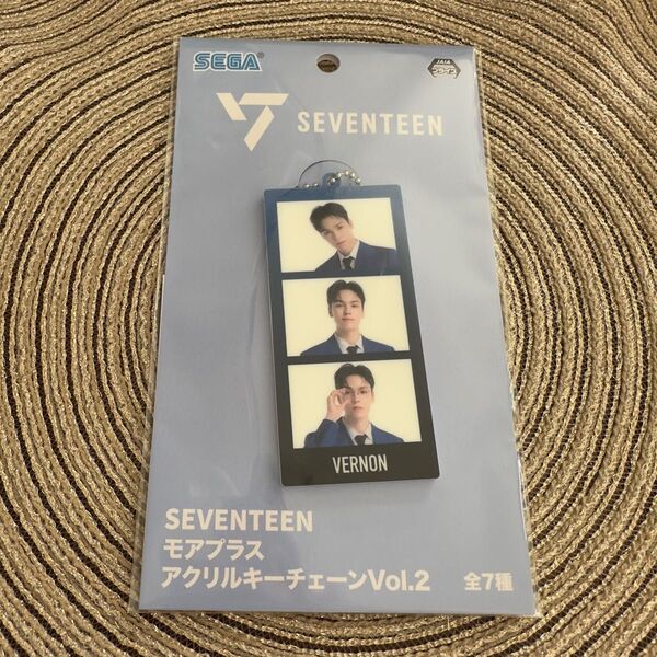 SEVENTEENモアプラスアクリルキーチェーン バーノン