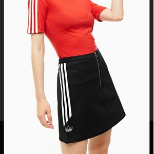 adidas originals ミニスカート　新品未使用