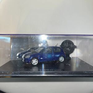 1/43 イーグル　ルノー　クリオ　ルノースポール　ミニカー　紺　ネイビー　RENAULT　CLIO　Sports カラーサンプル　モデルカー