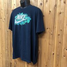 NIKE /REGULAR FIT /ナイキ メンズXXL 半袖Tシャツ トップス ビッグロゴ ボタニカル ネイビー コットン100% スポーツ カジュアル 古着_画像2