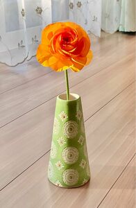 北欧調　フラワーベース　大人かわいい花瓶　癒しの花器　グリーンフラワー