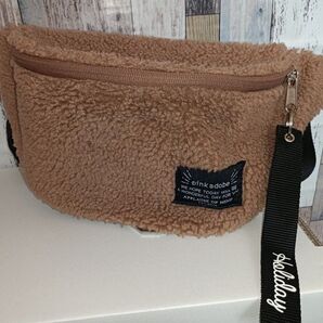 pink adobe ウエストバッグ ウエストポーチ ショルダーバッグ ショルダーポーチ ボア