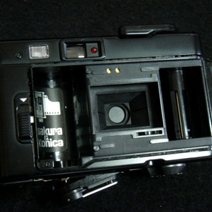 2292936 美品 稀少カラー 撮影可 コニカ C35 EF3 白 konica c35ef3 white vintage camera from japan konica c35 ef 3 フィルムカメラの画像4
