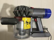 ダイソン V7 箱付き ヘッドのみ故障 コードレスクリーナー dyson 掃除機 _画像2