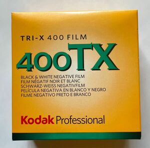 コダックモノクロフイルム　TRI-X 400 FILM 400TX缶入り　35 mmx30.5m・100 ft