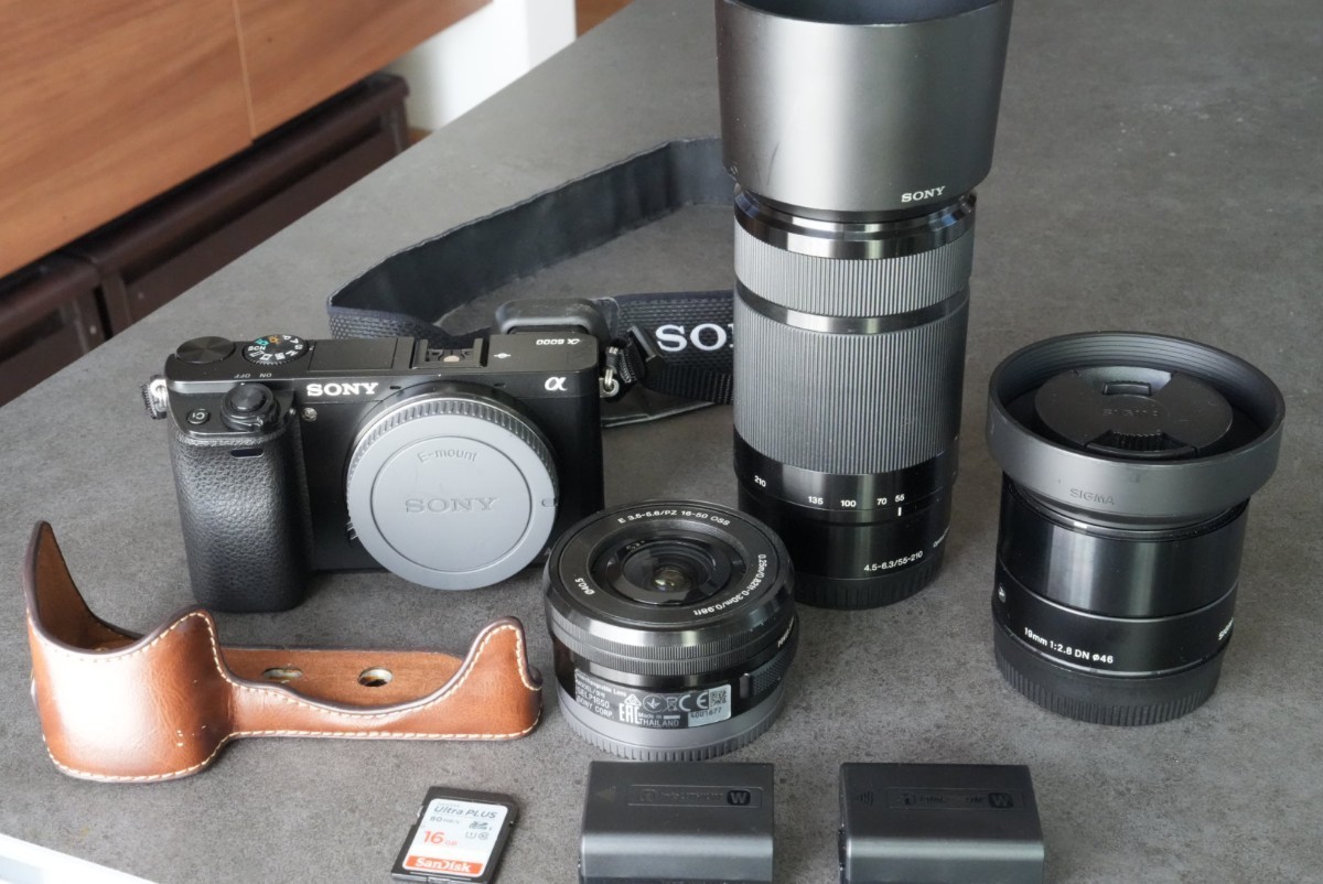 SONY α6000 ダブルズームレンズキットの値段と価格推移は?|12件の