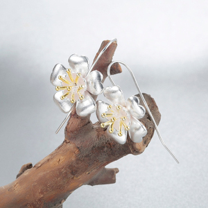  pouch .laka* flower silver earrings KQ
