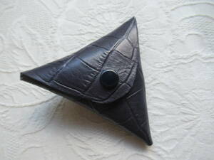  handmade real leather made triangle purse coin case change purse . navy blue type pushed .