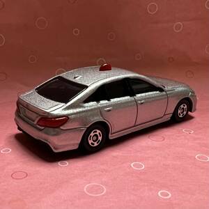 ●トミカ26-9 トヨタクラウンRS (220型）覆面パトカー シルバーメタ 覆面パトカーセットギフトバラシ品【値下げ交渉大歓迎】越南製　②