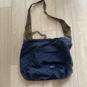 美中古　パタゴニア　エコバッグ　ショルダーバッグ　マルチカラー　Patagonia Stores Carry Ya’ll Shoulder Bag Baggies Nylon Tote Navy