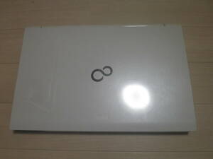 Fujitsu LIFEBOOK AH42J Intel Pentium B980 2.4GHz/4.0GB/DVD-M/WIN10