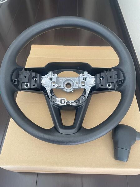 ダイハツ タントファンクロス 純正ステアリング 純正シフトノブ 新車外し