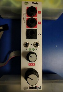 Intellijel Designs Outs　モジュラーシンセ　ユーロラック　Make　Noise　doepfer moog 