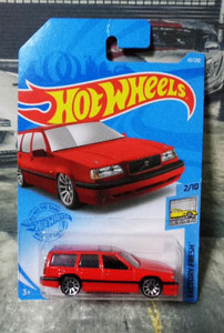 ホットウィール ボルボ 850 エステート レッド　HotWheels VOLVO 850 ESTATE 　説明文・写真ご参照　　　///⑮