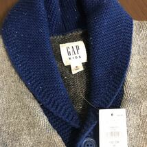 ◯新品未使用タグ付き　ギャップGAP 130サイズ　ニットジャケット カーディガン　男の子用　上品　即決あり_画像2