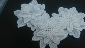 (NM073)白のケミカルレースの花モチーフ（3枚）