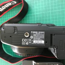 Canon DS126211とEOS D60 デジタル一眼レフカメラ 2台 ボディ バッテリー 充電器 セット 動作品_画像2