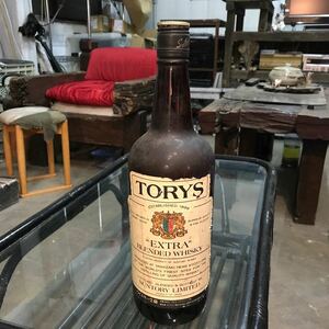 未開栓 古いウイスキー サントリー TORYS EXTRA BLENDED WHISKY 1800ml ウイスキー2級 SUNTORY LIMITED 年代不明 古酒 コレクション