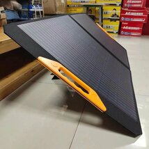 超軽量 折りたたみ ソーラーパネル 100w 17.8V 高発電効率 21.8% 脚付き 3.5kg 持ち運びに便利 コントローラ 5mコード ワニ口クリップ_画像5