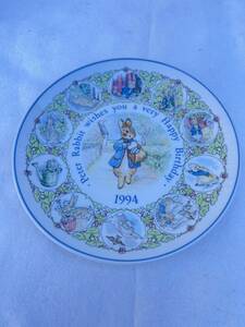 ◆旧刻印 英国製 ウエッジウッド 1994年　バースデープレート イヤー ピーターラビット 飾り皿◆B-319