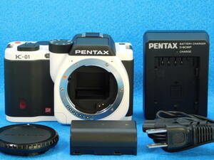 ■極上品■ PENTAX ペンタックス K-01 ボディ ホワイト/ブラック ☆シャッター回数わずか 約 213回！ ＃17384