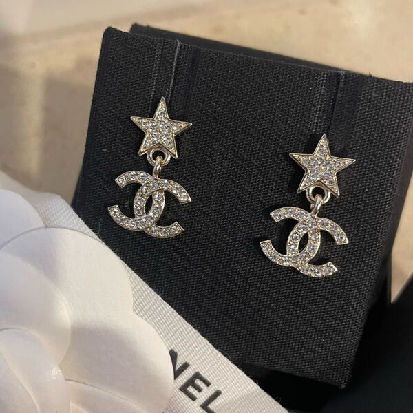 新作【CHANEL】ピアス CCマーク 星