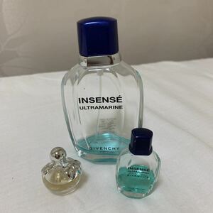ジバンシィオードトワレ ウルトラマリンｘ２・ニナリッチミニ香水のセット