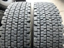 D348 バリ溝 送料無料【245/80R17.5 133/131】ブリヂストン W900 スタッドレス 2本 2019年製 約8-8.5分山_画像1