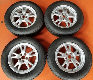 中古　トヨタ　プリウス純正　スタッドレスタイヤ　BRIDGESTONE　BLIZZAK REVO GZ 195/65R15 ブリザック　CT200h アリオン　ウィッシュ