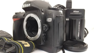 ★実用品★ニコン NIKON D70　ボディ /予備バッテリー、充電器、ストラップ付　#0730-4