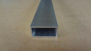 アルミ角パイプ　Ａ6063　不等辺角パイプ　板厚2ｍｍｘ25mmｘ50mmｘ長さ1000mm　生地