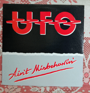 UFO/Ain't Misbehavin' カナダ